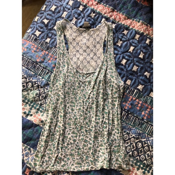 Women’s top - Picture 1 of 2